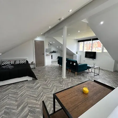 Brand New Penthouse Pad In Leeds Апартаменти *