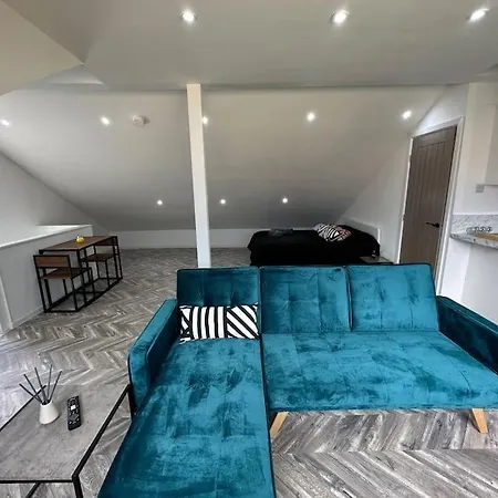 Brand New Penthouse Pad In Leeds * Лідс